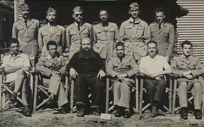 Photograph of a group of prisoners. AWM 030152/03