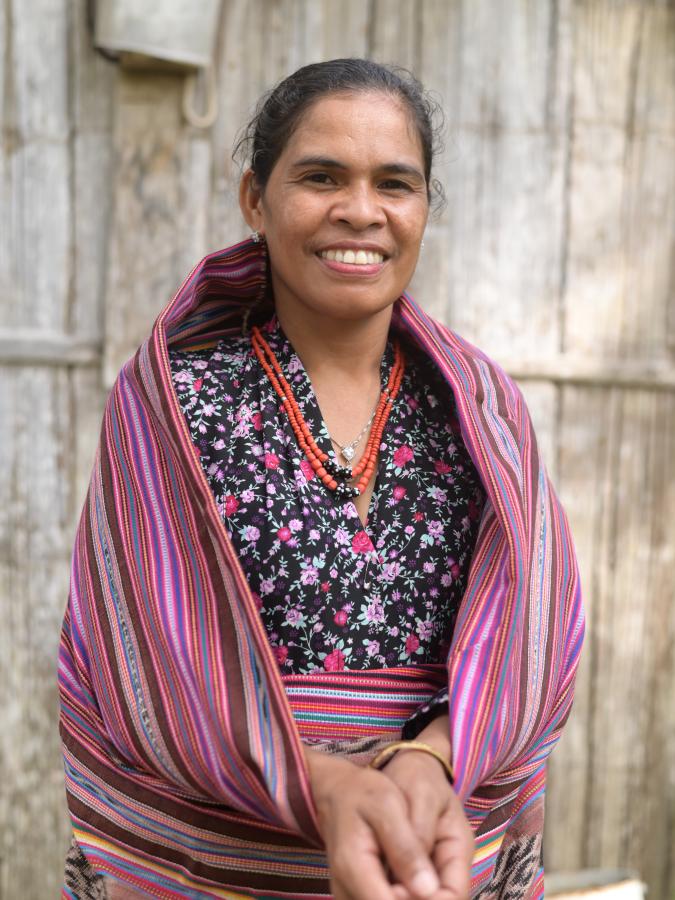 Dynamic leader of the LO’UD Cooperative, Ilda da Cruz wearing a Tais Naeleki